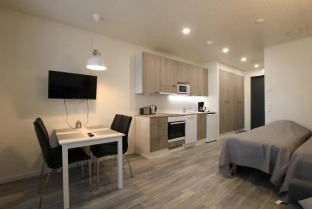 아파트 Auringonlasku *